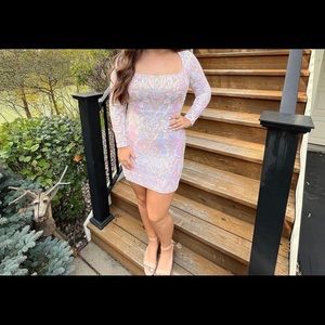 Windsor homecoming long sleeve sequin dress. Size Large.
